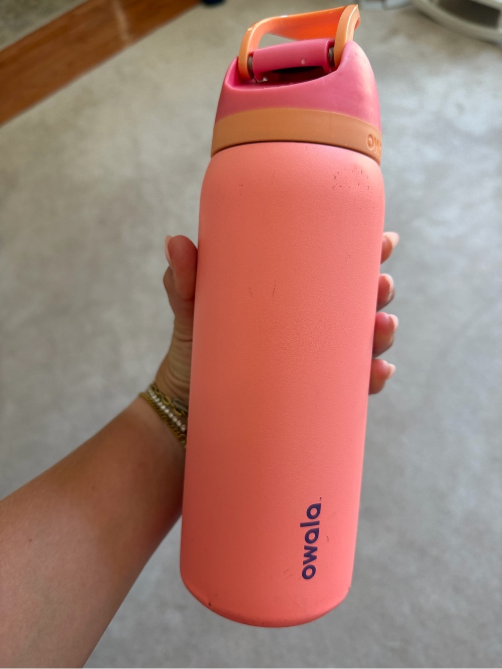 Owala free sip 32 oz Coral Pink Stainless Water Bottle
